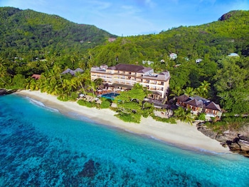 Deluxe Room, 1 King Bed, Ocean View | Beach