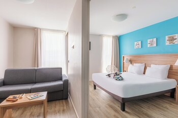 Desayuno buffet (EUR 13.9 por persona)