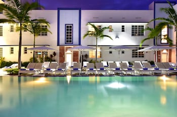 Outdoor pool, pool umbrellas, sun loungers