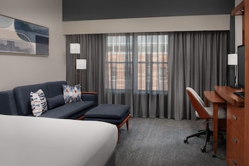 Breakfast and dinner served, American cuisine