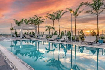Outdoor pool, sun loungers