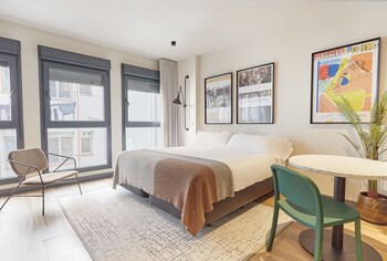 2 bedrooms, individually decorated, individually furnished