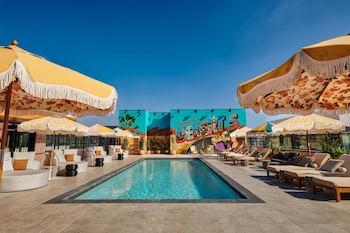 Frokost og lunsj serveres