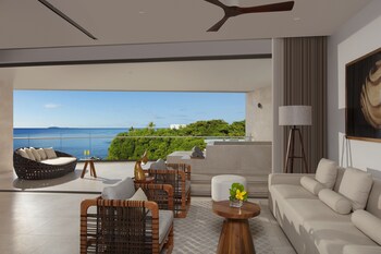 5 bars/lounges, swim-up bar, poolside bar, beach bar