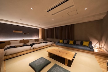 Suite, niet-roken (The Around Panorama) | Een kluis op de kamer, individueel gedecoreerd, individueel gemeubileerd