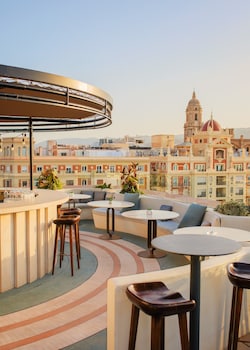 Poolside bar