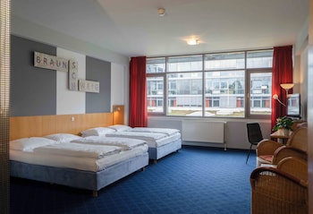 朝食 (ビュッフェ)、毎日提供 (1 名様 12.50 EUR)