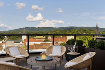 Rooftop bar, alfresco dining, open daily