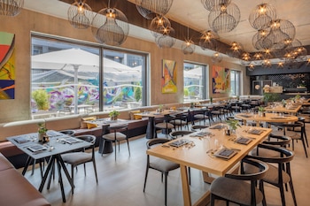 Frühstück und Abendessen, internationale Küche