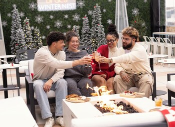 2 restaurants, dinner served