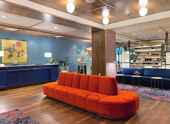 2 ห้องอาหาร, บริการอาหารเย็น