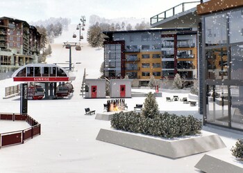 4 restaurantes, se sirven comidas, cenas y cocina asiática