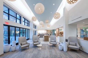 Coin salon dans le hall