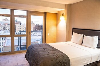 Deluxe Room | Individually decorated, individually furnished, iron/ironing board