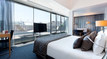 Rooftop bar, alfresco dining, open daily