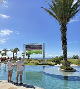 Vista frontal de la propiedad