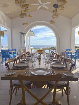 Seasonal outdoor pool, pool umbrellas, sun loungers