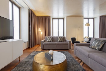 Suite Clotilde 2 ( Viale Monte Santo 10 ) | Aire de séjour | Téléviseur ACL de 40 po avec télévision par satellite, téléviseur