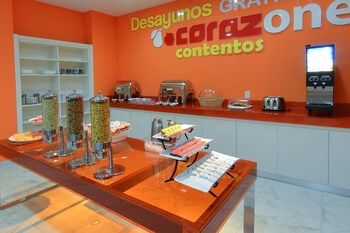 Skrivebord, wi-fi (inkludert) og sengetøy