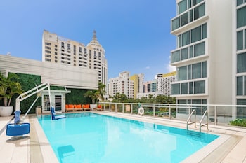 Panoramic Single Room, 1 King Bed, Balcony, Partial Ocean View