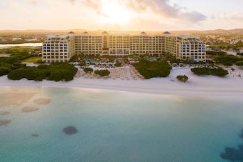 3 bars/lounges, poolside bar