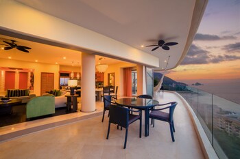 3 outdoor pools, pool umbrellas