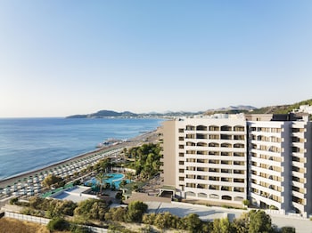 Plage privée, chaises longues, parasols, serviettes de plage