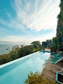 3 outdoor pools, pool umbrellas, sun loungers