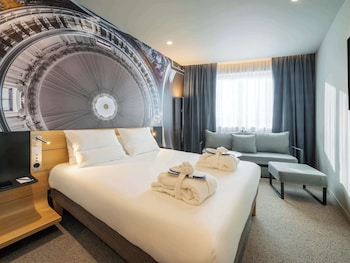 Superior-Zimmer, 1 Doppelbett, Balkon (Paris rooftops view) | Hochwertige Bettwaren, Pillowtop-Betten, Minibar, Zimmersafe