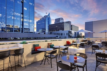 2 restaurants servant le dĂźner