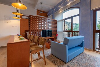 Loft Deluxe, 1 chambre | Salle de séjour | Téléviseur connecté de 50 po avec télévision numérique, téléviseur
