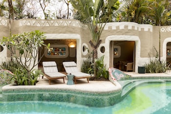 Couples treatment rooms, sauna, body treatments, aromatherapy