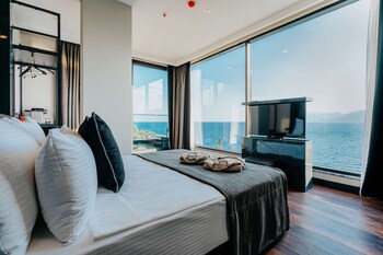 On the beach, free beach shuttle, free beach cabanas, sun-loungers