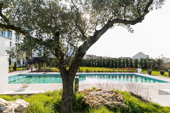 Déjeuner, dßner et souper servis sur place, restaurant en plein air
