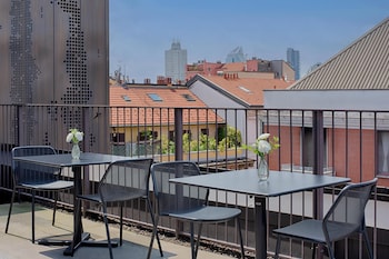 Daily buffet breakfast (EUR 13 per person)