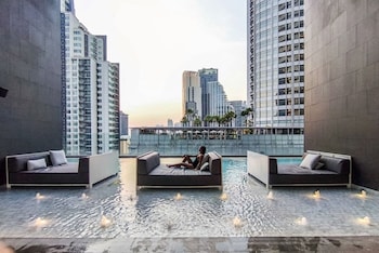 Outdoor pool, pool loungers