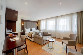 Luxury Triple Room | 1 bedroom, Select Comfort beds, in-room safe, desk