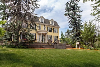 Bespoke Studio Suite, 1 King Bed, Jetted Tub | Pillowtop beds, individually decorated, individually furnished