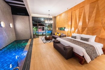 Deluxe Pool Villa with Pool Access | Vista al agua