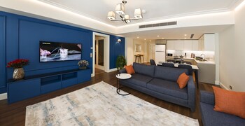 Phòng Tiêu chuẩn | Khu phòng khách | Smart TV 55-inch có truyền hình vệ tinh, TV, sàn nhà có sưởi
