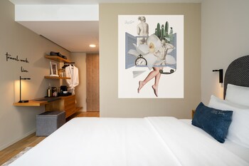 Daily buffet breakfast (EUR 19 per person)