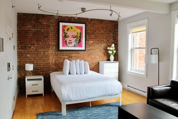 Apartment, 2 Bedrooms | Private kitchen | Mini-fridge, microwave, cookware/dishes/utensils, paper towels