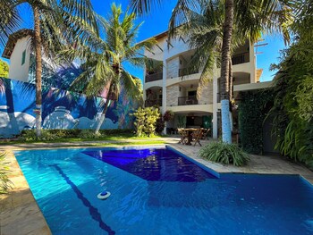 Beach nearby, white sand, 20 beach bars