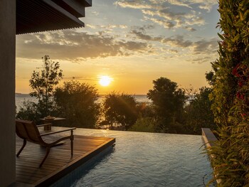 Villa romántica, alberca privada (Hanging Pool Residence) | Ropa de cama de alta calidad y minibar 