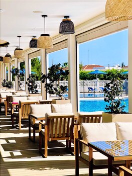 Outdoor pool, pool umbrellas, pool loungers