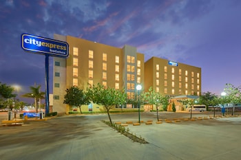 32-inch LED TV with cable channels, TV