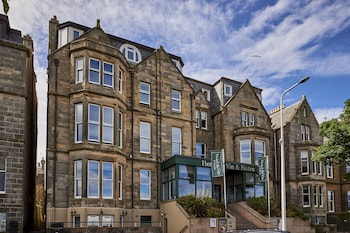 Se sirven desayunos, comidas, cenas y cocina francesa