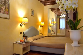 Standard Double or Twin Room | Minibar, desk, soundproofing, free WiFi