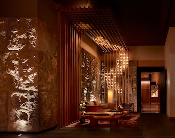 Área de estar no saguão