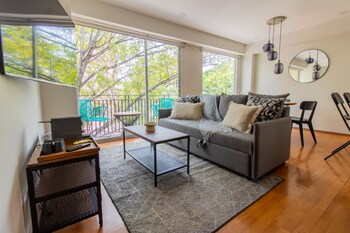 Premium Apartment, Balcony, Ground Floor (102) | Dining room